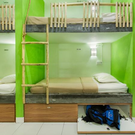 The Eco-Living Hostel Denpasar  Luaran gambar