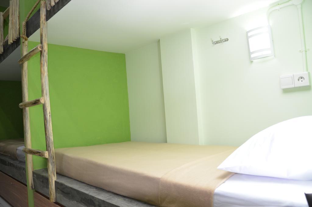 The Eco-Living Hostel Denpasar  Bilik gambar