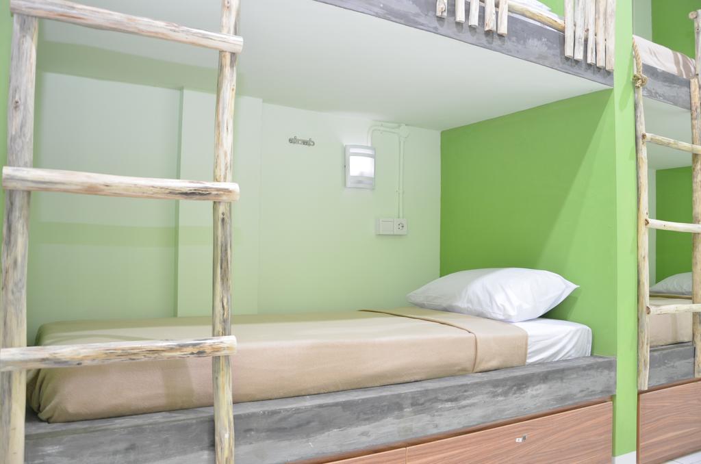 The Eco-Living Hostel Denpasar  Bilik gambar
