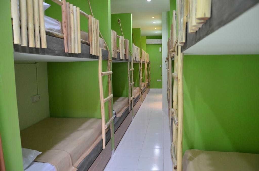 The Eco-Living Hostel Denpasar  Luaran gambar