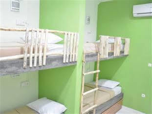 The Eco-Living Hostel Denpasar  Luaran gambar