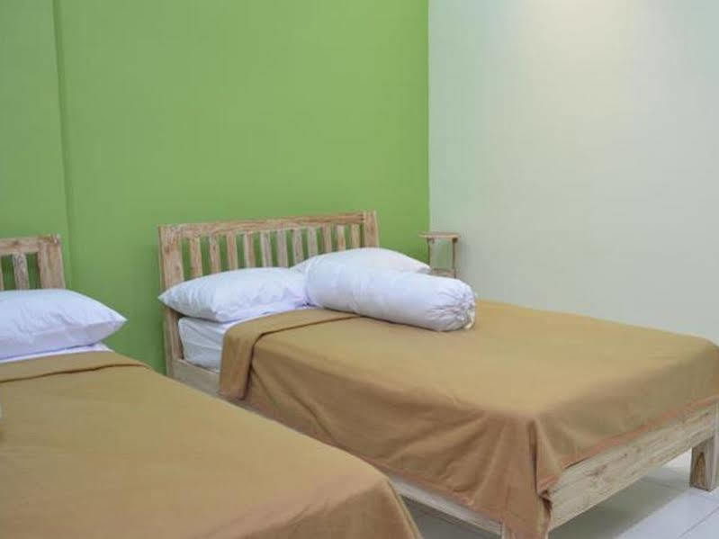 The Eco-Living Hostel Denpasar  Luaran gambar